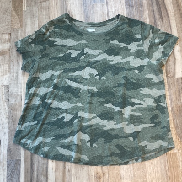 Old Navy Everywear Tee - Picture 2 of 7